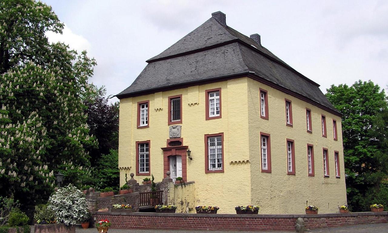 Charmante Ferienwohnungen auf Reitstall Wasserburg Anstel - ein Ort zum Wohlfühlen und Entspannen Rommerskirchen Exterior foto